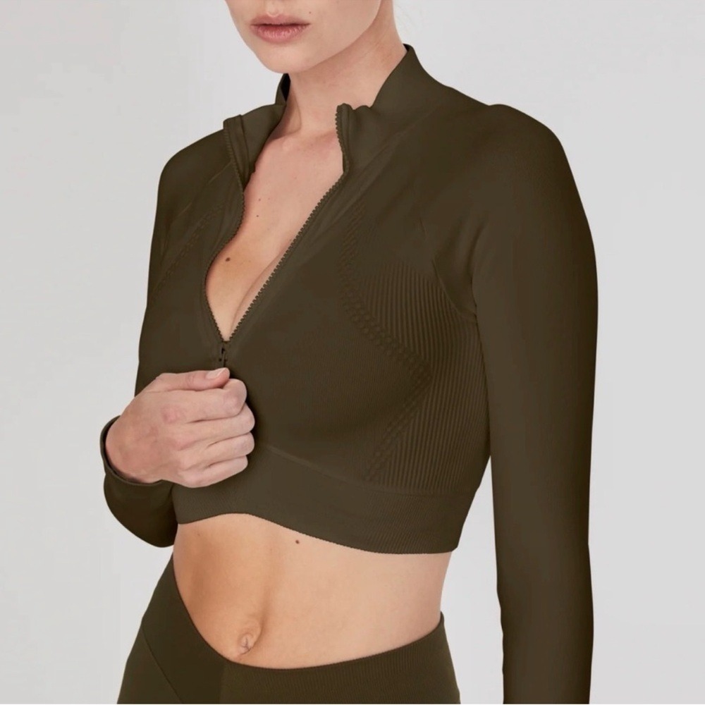 NWT Joja Exhale Long Sleeve Half-Zip Crop Top Army Green,‎ Size M